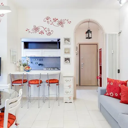 Colorful Apartment *